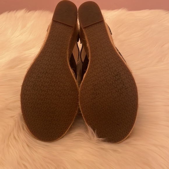 Brown leather MK wedges. Worn once. - Picture 4 of 4